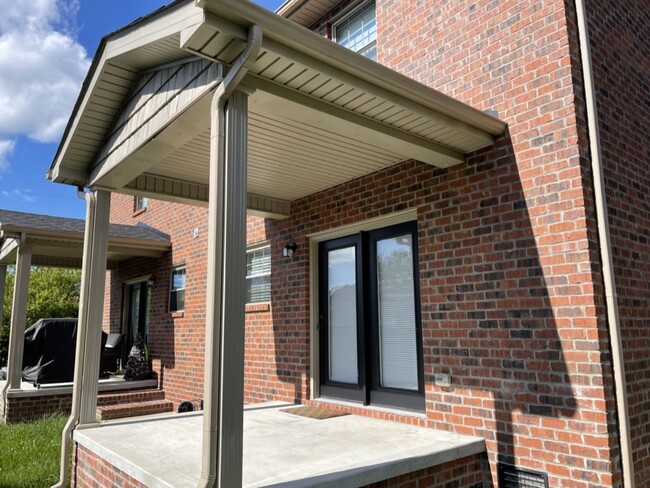 Beautiful covered back porch - 10 Cannon Ln