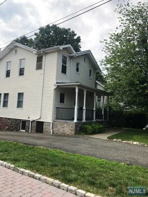 Building Photo - 290 County Rd