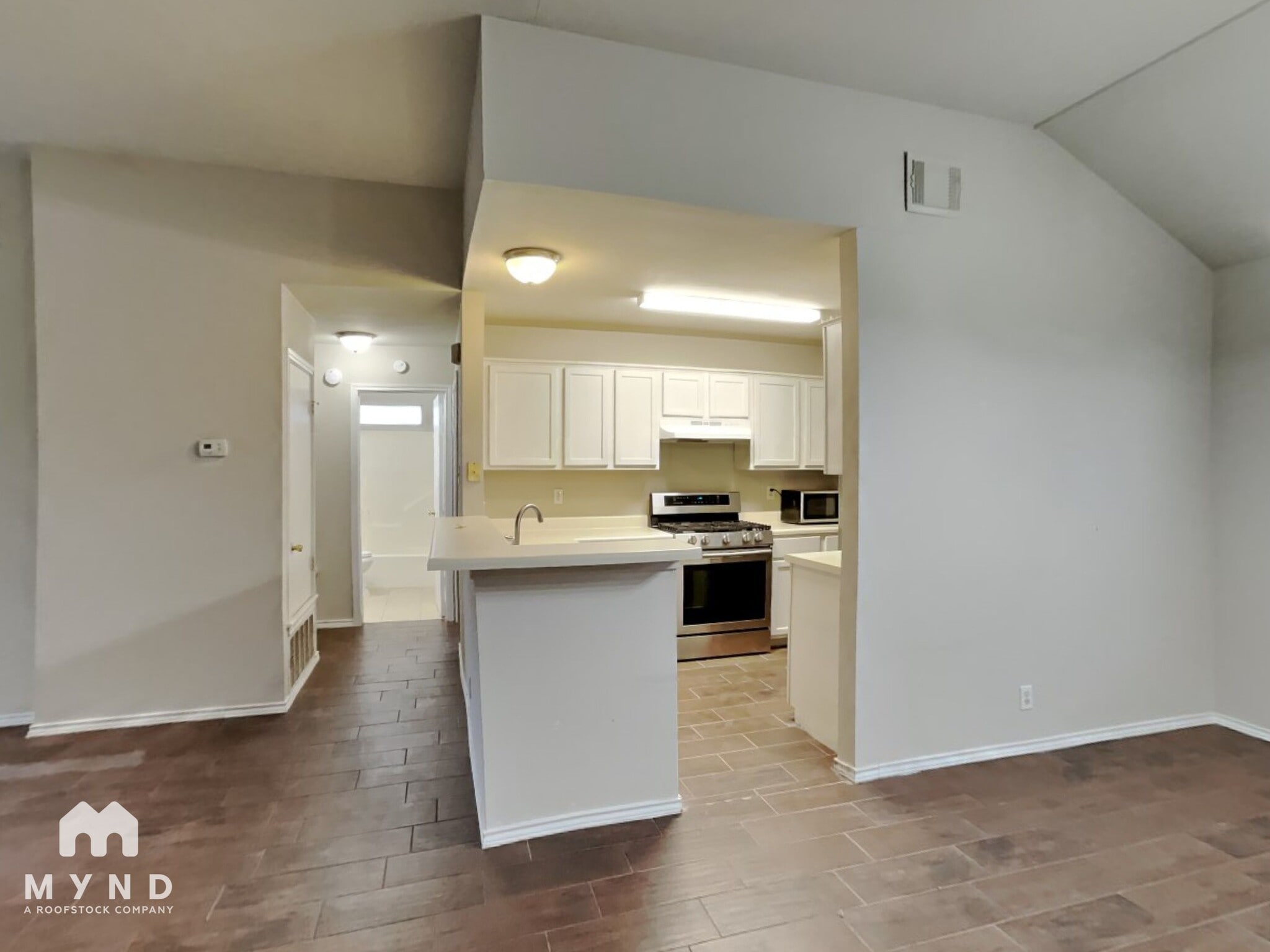 Building Photo - 6204 Duchess Dr