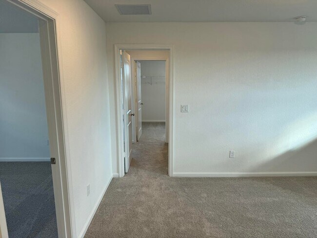 Building Photo - 5892 NW Sweetwood Dr