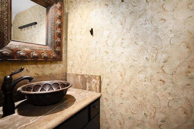 Building Photo - 1300 Augusta Dr