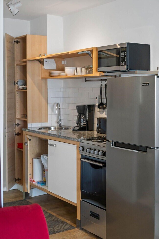 Building Photo - 47 5th St NE