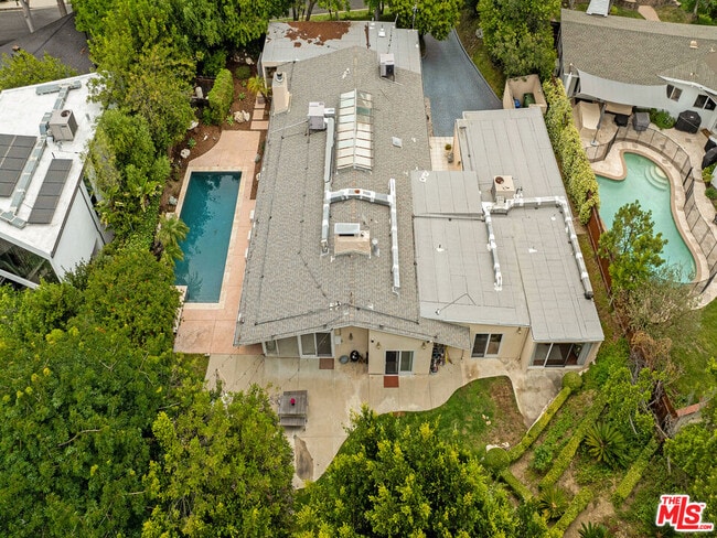 Building Photo - 3835 Sapphire Dr