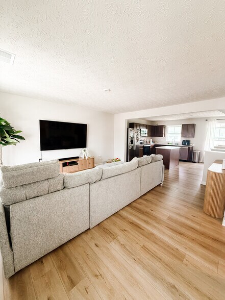 Building Photo - 3553 Conifer Cir
