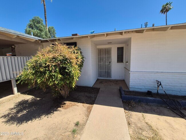 Building Photo - 3945 W Orange Dr