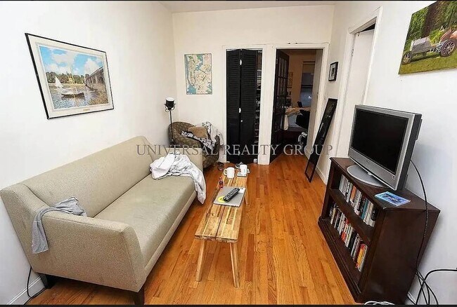 Primary Photo - 261 Broome St