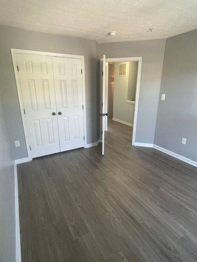 Second room - 1409 Pangbourne Way