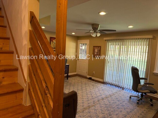 Building Photo - Gorgeous Classic Cave Spring Colonial in S...
