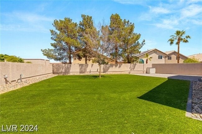 Building Photo - 3916 Varallo St