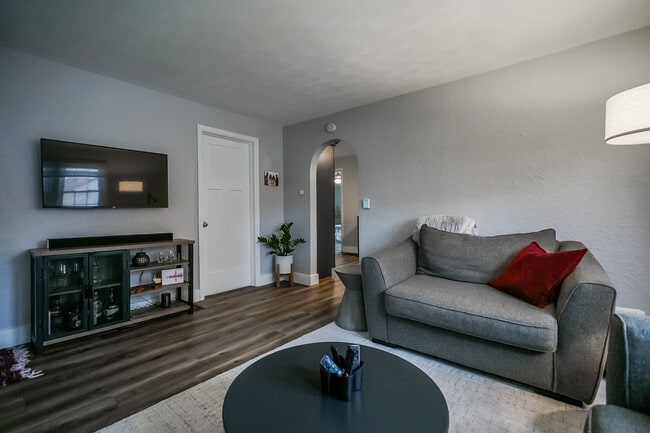 Living room - 1703 Springfield Rd