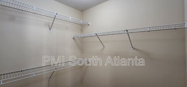 Building Photo - 6864 Mountain Cir