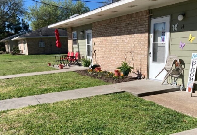 Building Photo - 308 N East St