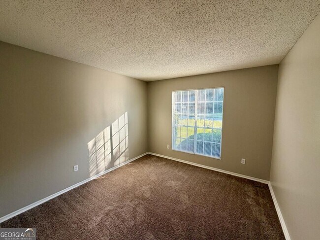 Building Photo - 1617 Picadilly Ct NE