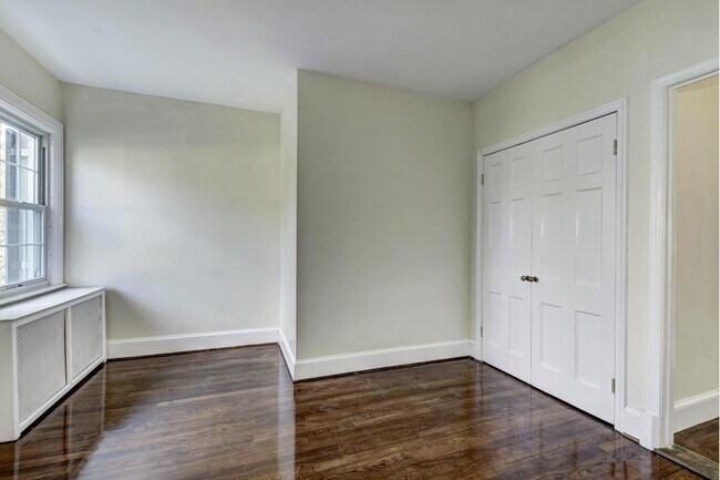 Building Photo - 4910 Hillbrook Ln NW