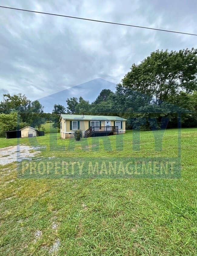 Building Photo - Charming 3-Bedroom with Large Yard