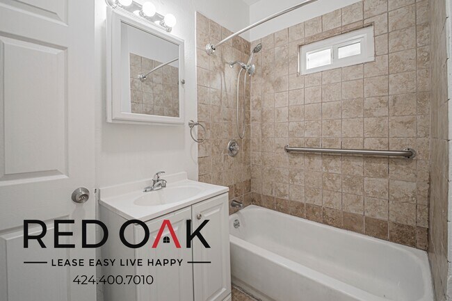 Building Photo - 7404 S Figueroa St