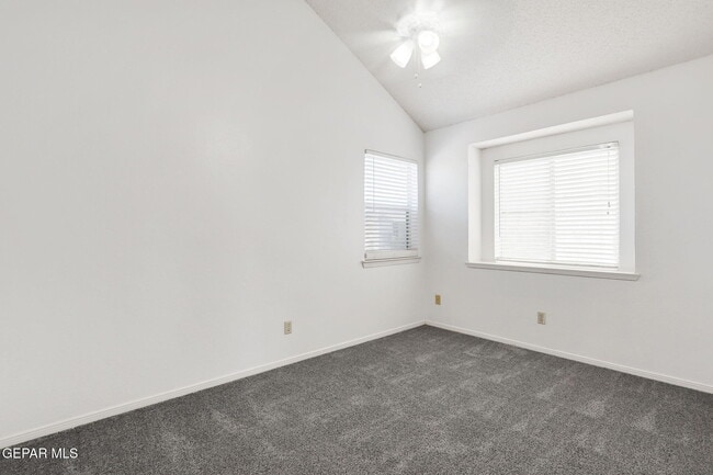 Building Photo - 4620 Loma De Cobre Dr