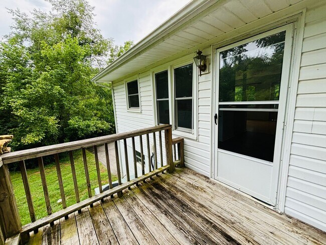 Building Photo - 1480 Boxwood Dr