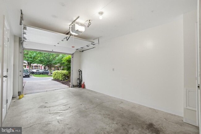 Building Photo - 12327 Sour Cherry Way