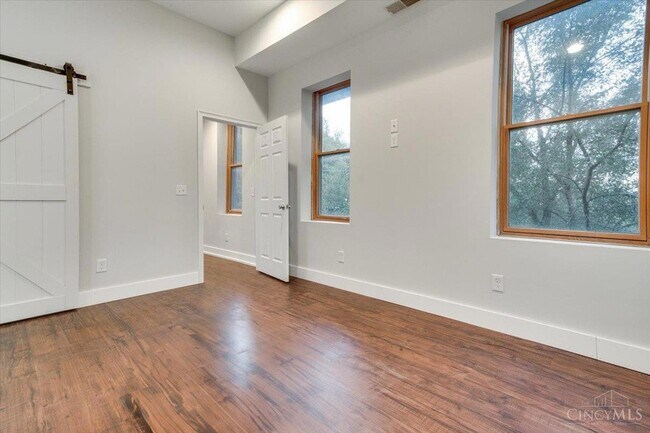 Building Photo - 320 Seitz St