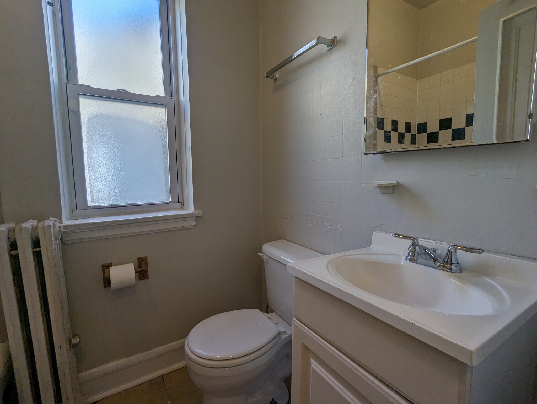 Building Photo - 2825 N Burling St
