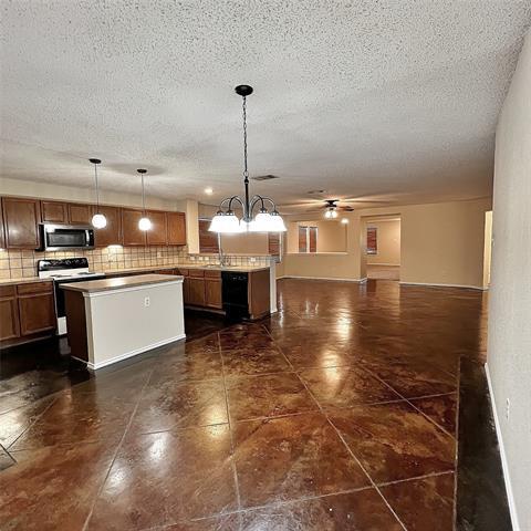 Building Photo - 6614 Swainson Trail