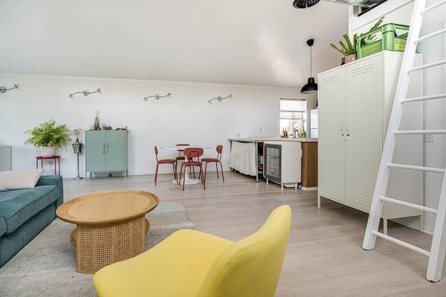 Building Photo - 1717 Missouri St