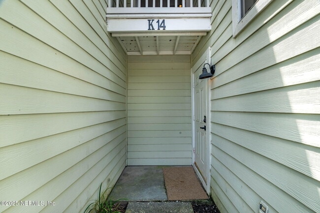 Building Photo - 2300 Twelve Oaks Dr