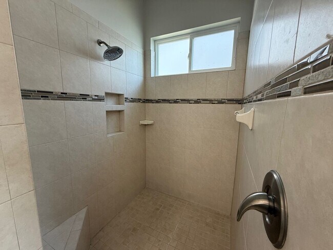Building Photo - Beautiful Home in Oakmont Community