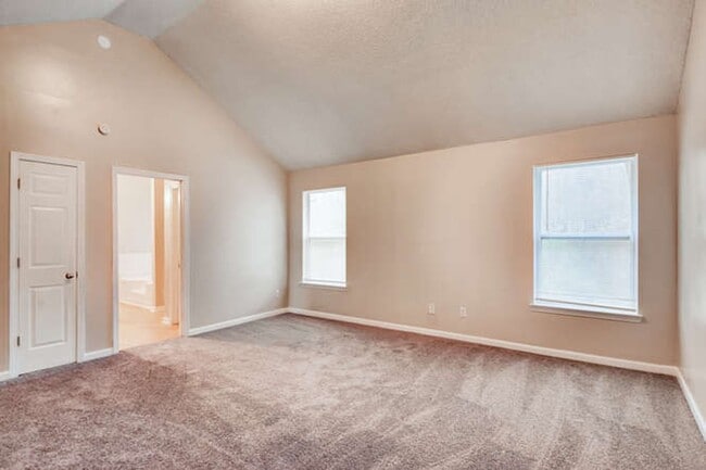 Building Photo - Newer Home For Rent 2 Story - Just Like Br...