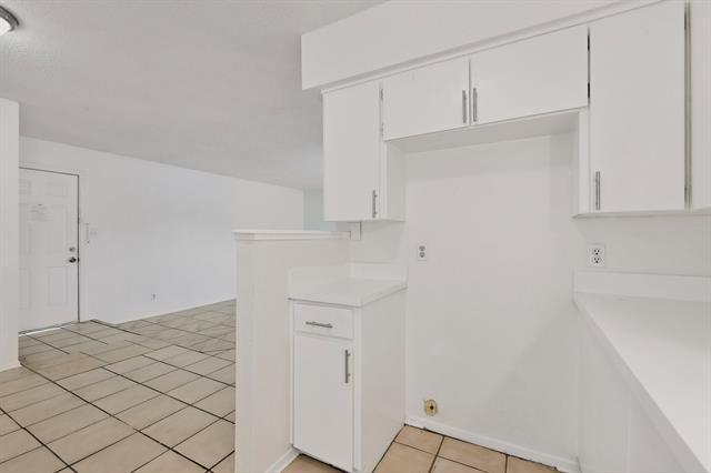 Building Photo - 6808 Trail Lake Dr