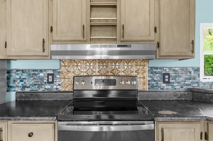 Building Photo - 372 Porter Springs Rd