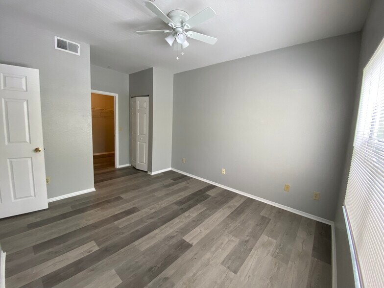 Building Photo - 823 Camargo Way