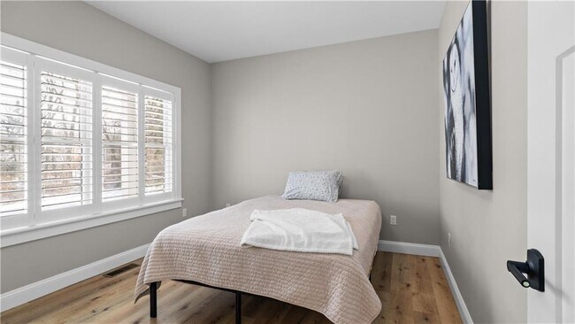 Building Photo - 1241 Saugatucket Rd