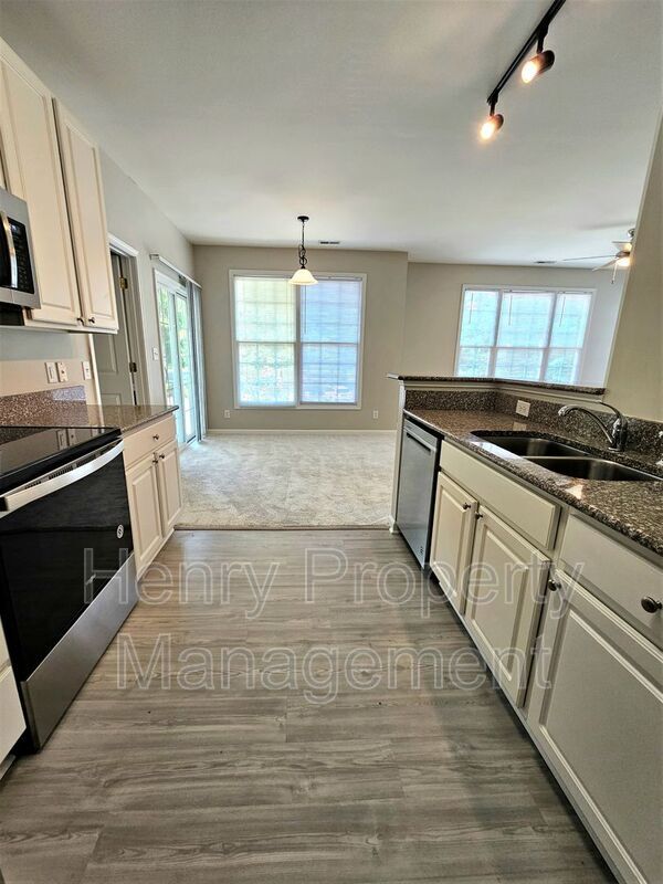 Building Photo - 3321 Kudrow Ln
