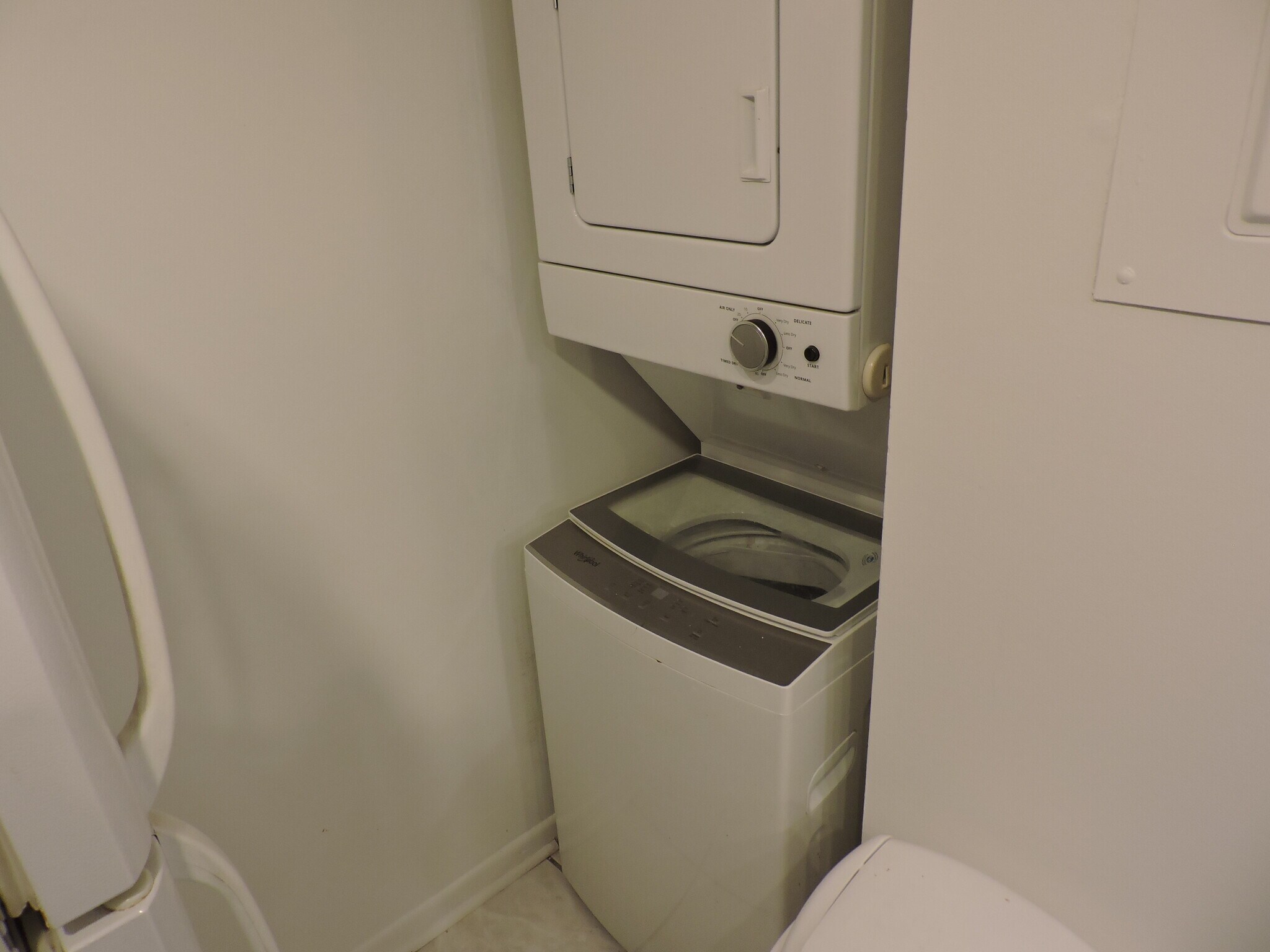 Building Photo - 3402 Gardens East Dr