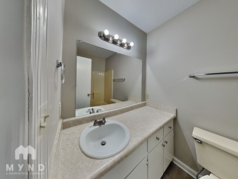 Building Photo - 305 Burlwood Ct