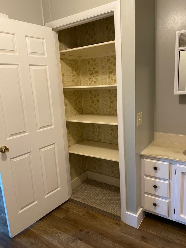 Building Photo - Coming soon! 4 Bedroom Farmhouse for Rent ...