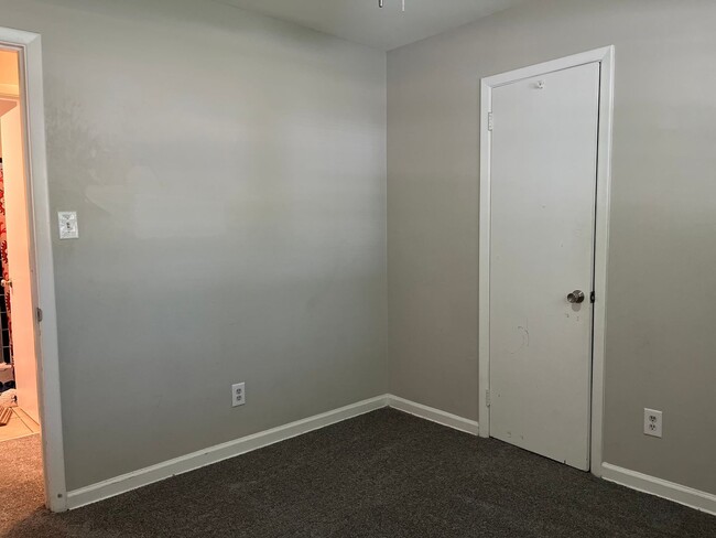Building Photo - Beautiful Ranch Home In Raleigh, Available...