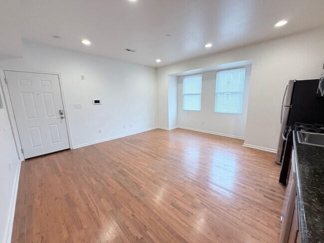 Building Photo - 601 N 39th St