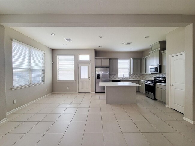 Building Photo - 219 Biltmore Loop