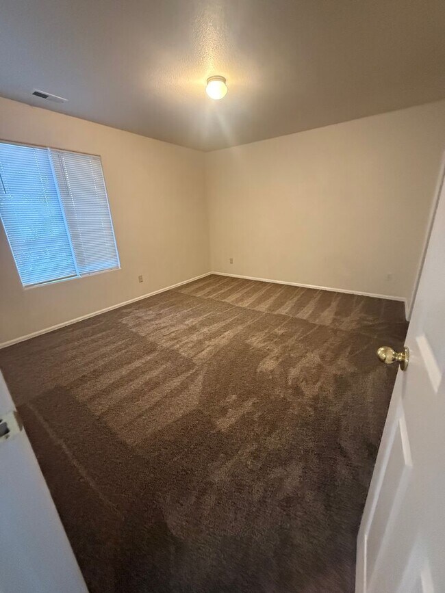 Building Photo - 323 Ellers Grove