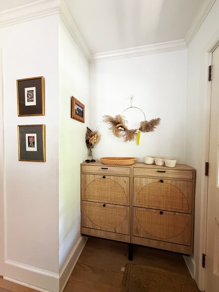 Built-in storage - 324 Maple Ave