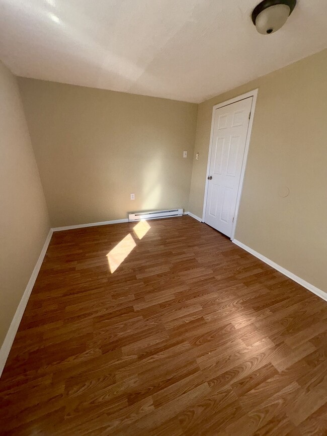 Building Photo - 150 S Sumner Ave