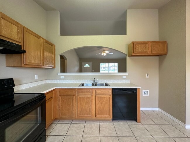 Building Photo - Beautiful Move In Ready 3 Bed 2 Bath for R...