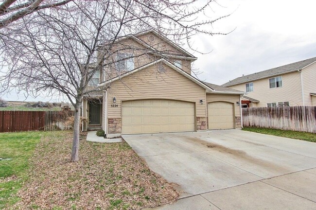 Primary Photo - Spacious Home in Quiet Neighborhood