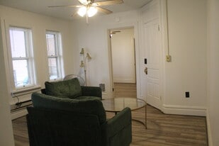 Building Photo - 121 E Pomfret St