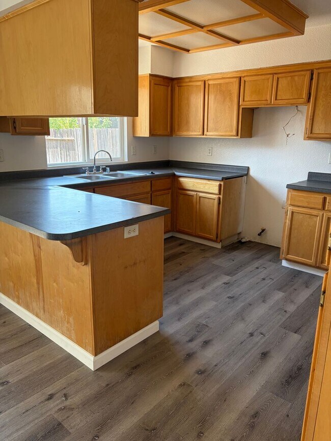 Building Photo - 96 E San Clemente Ct