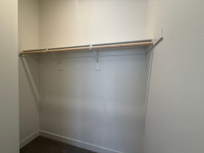 Building Photo - Two-bedroom, two-and-a-half-bath tri-level townhouse located in Arcadia, CA