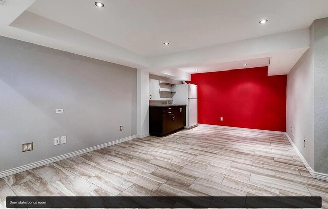 Building Photo - 6631 S Dudley Ct